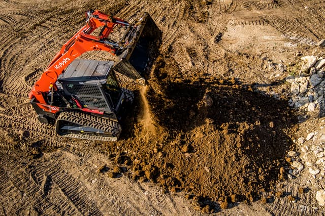 SM_SVL110-3_smooth bucket_HD84LC_2025_AzleTX_083 Kubota’s Most Powerful Compact Track Loader Has Landed in Hawaiʻi